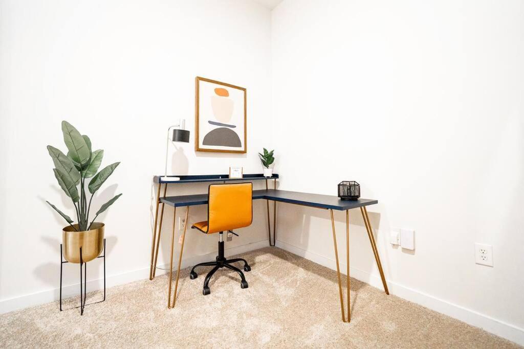 Luxury Apartment Wifi, Gym, Pool, Shops & Food! Unit 329 Charlotte Exterior foto