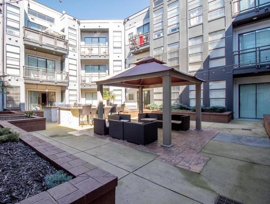 Luxury Apartment Wifi, Gym, Pool, Shops & Food! Unit 329 Charlotte Exterior foto