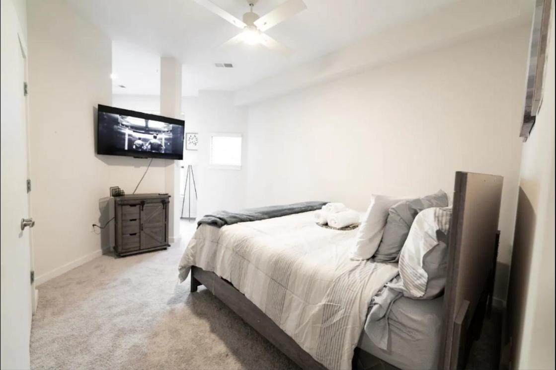 Luxury Apartment Wifi, Gym, Pool, Shops & Food! Unit 329 Charlotte Exterior foto